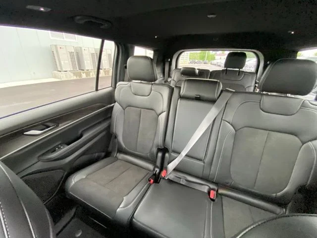 New 2026 Bright White Clear-Coat Exterior Paint Jeep Altitude image 12