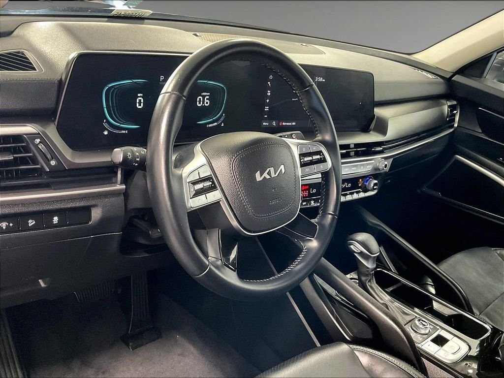 Used 2024 Gray Kia LX image 8