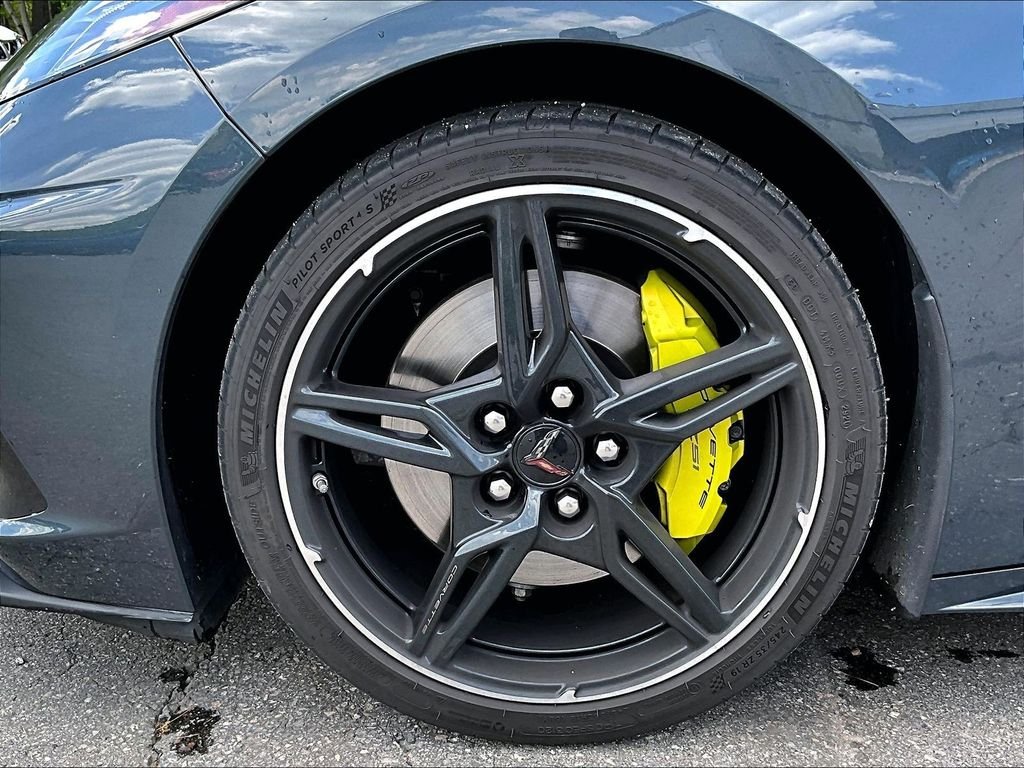 Used 2020 Shadow Gray Metallic Chevrolet Stingray image 7