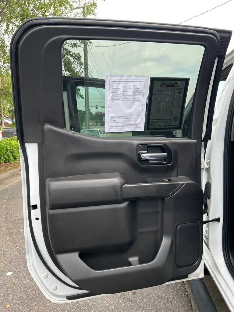 Used 2019 White Chevrolet Custom image 16