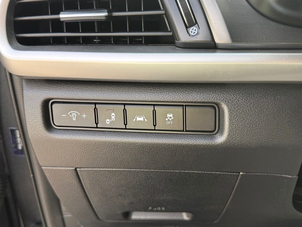 Used 2020 Grey Kia LX image 25