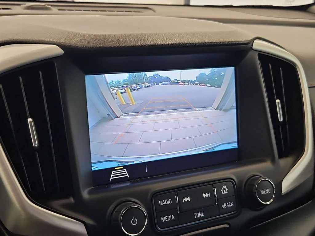 Used 2018 Quicksilver Metallic GMC SLT image 19