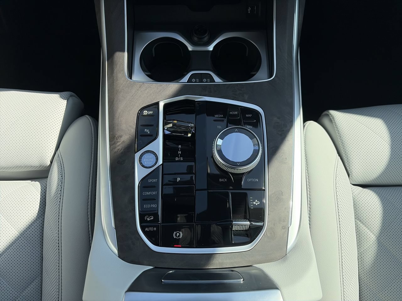 New 2027 Alpine White BMW xDrive40i image 28