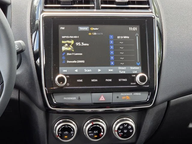 New 2026 White Mitsubishi 2.0 SE image 8