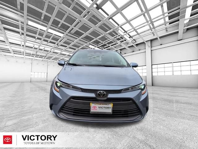 Used 2024  Toyota LE image 9