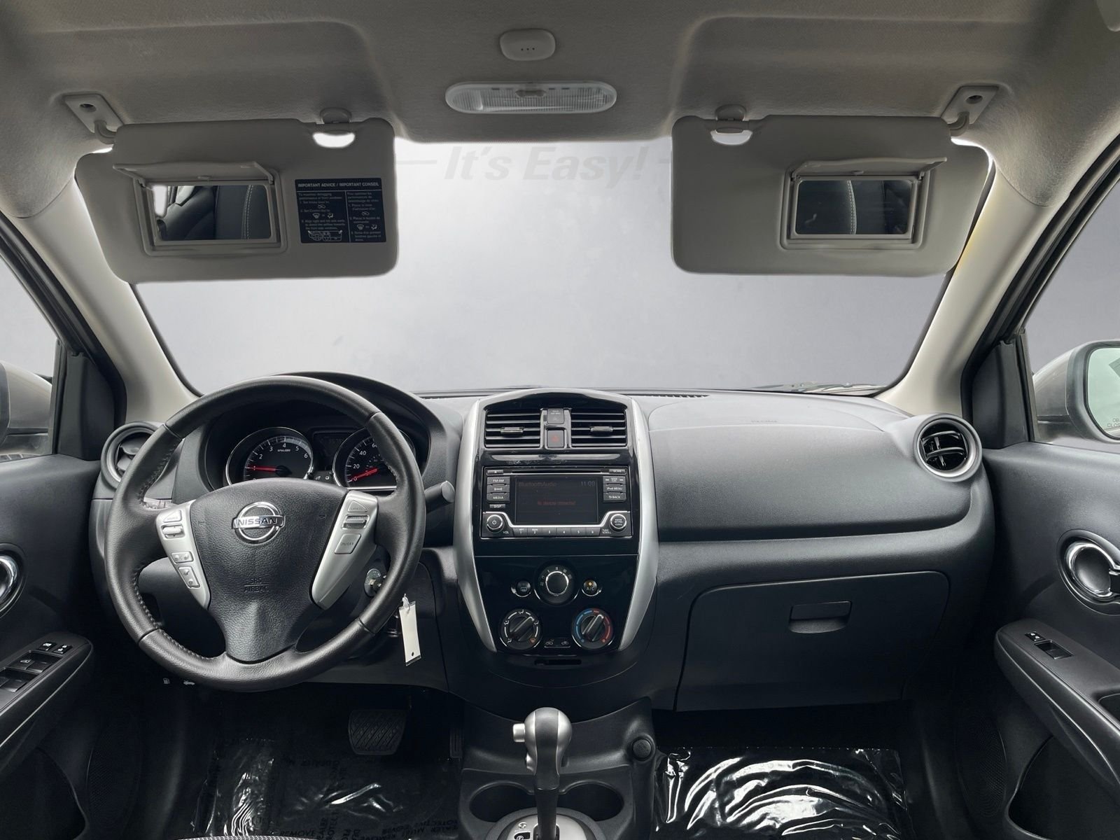 Used 2017 Silver Nissan 1.6 SV image 3