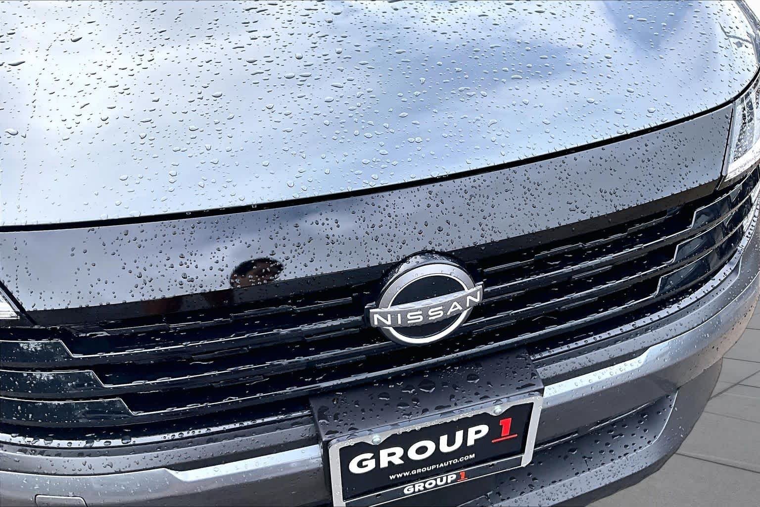 Used 2026 Gun Metallic/Scarlet Ember Tintcoat Nissan SV image 28
