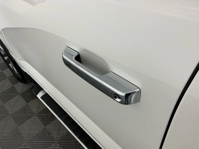 New 2026 Star White Metallic Tri-Coat Ford Lariat image 12