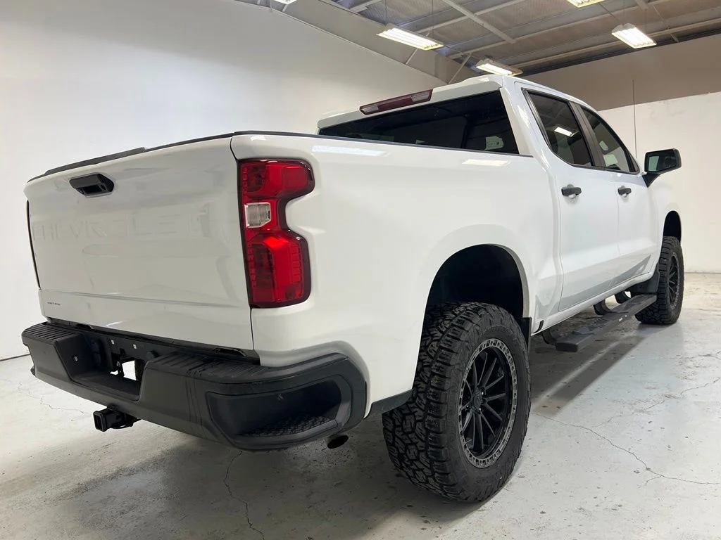 Used 2024 White Chevrolet WT image 9