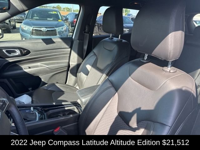 Used 2022 Bright White Clearcoat Jeep Latitude image 12