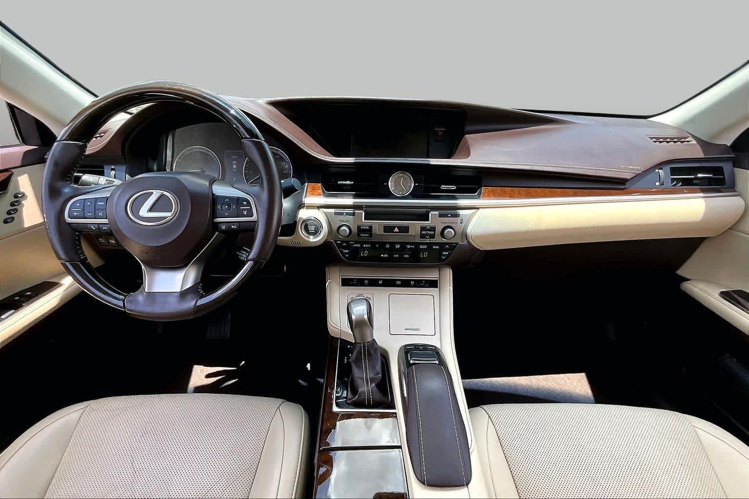 Used 2016 Autumn Shimmer Lexus  image 16