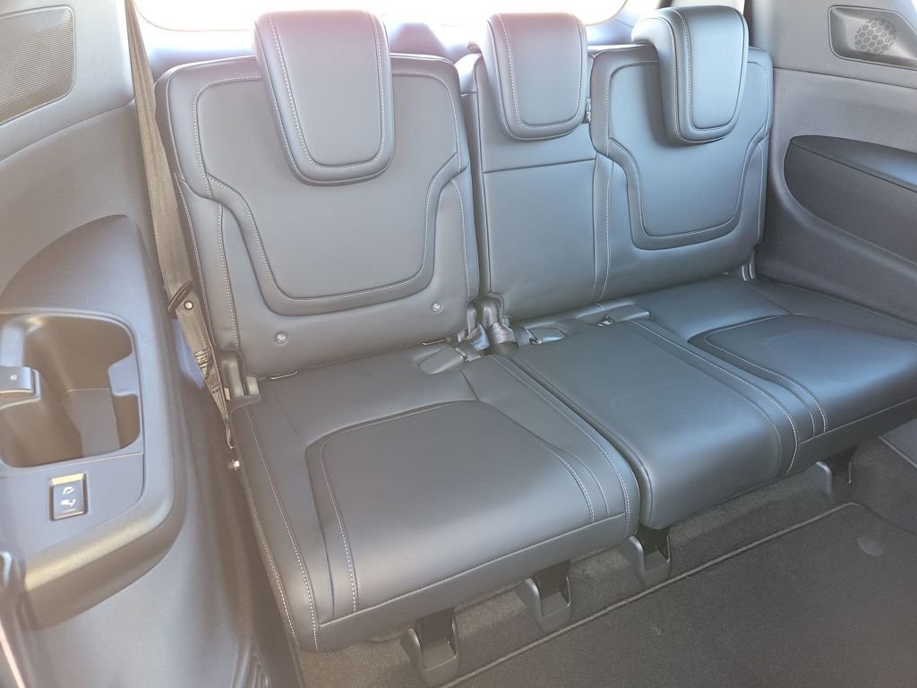 New 2026 Aspen White TriCoat / Super Black Two-tone Nissan PRO-4X image 11