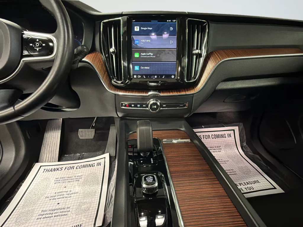 2024 Volvo XC60 Plus - Photo 20
