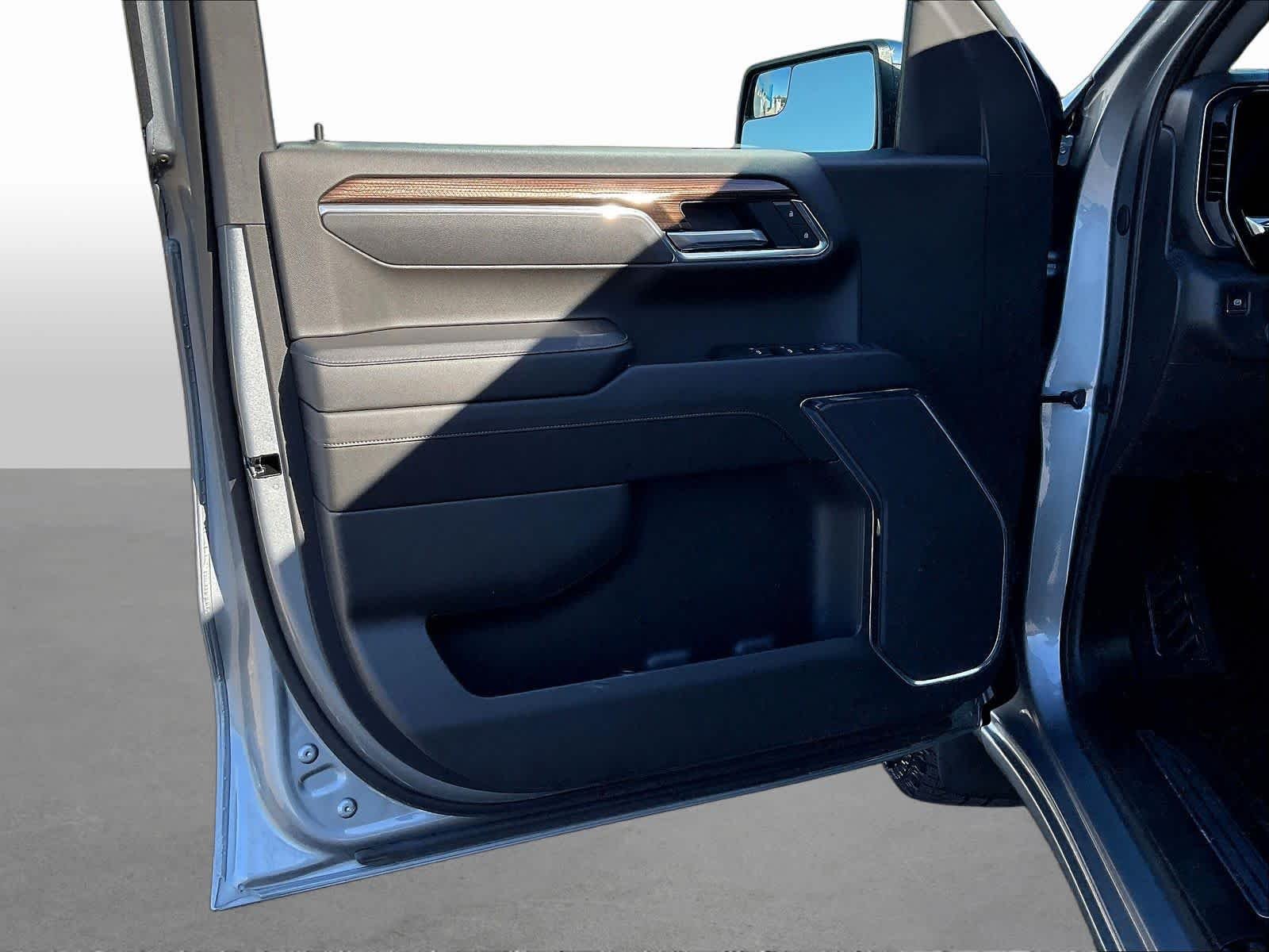 2025 Chevrolet Silverado 1500 LT - Photo 23