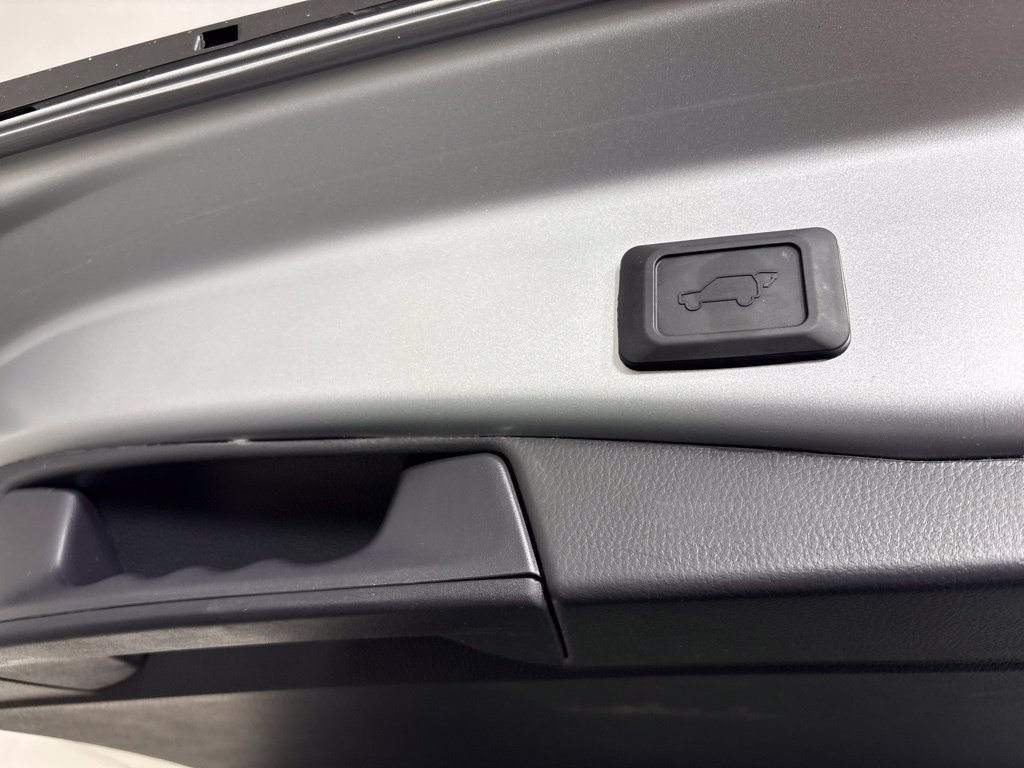 Used 2025 Silver Toyota XLE Premium image 22
