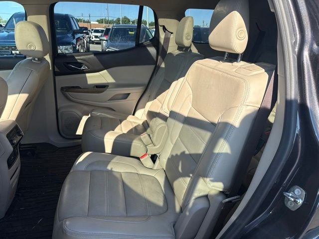 Used 2018 Silver GMC Denali image 24