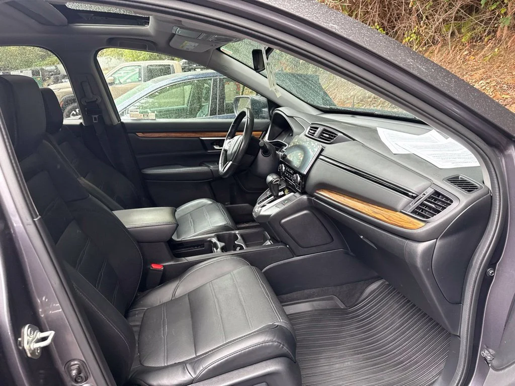 Used 2019 Modern Steel Metallic Honda Touring image 9