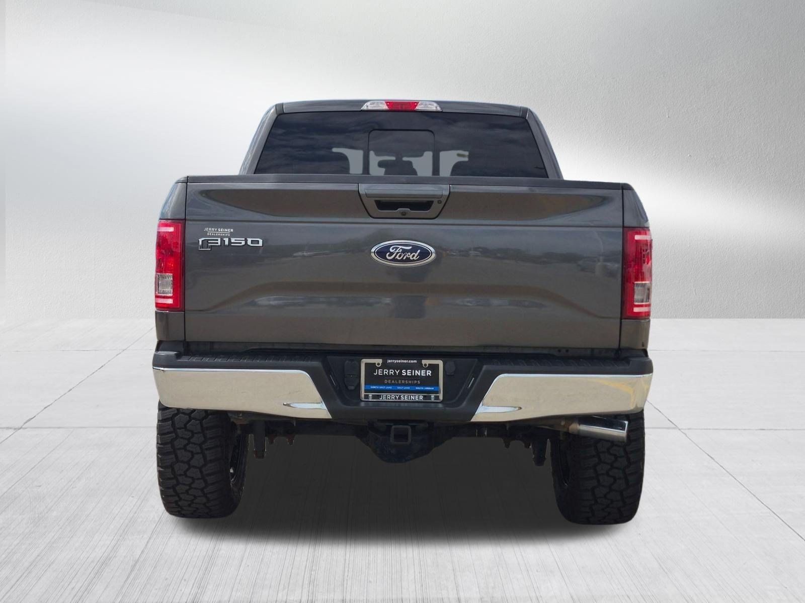 Used 2017 Gray Ford XL image 4