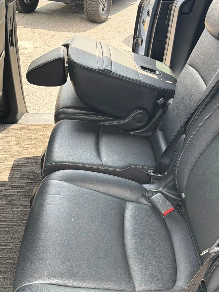 Used 2023 Silver Honda Touring image 17