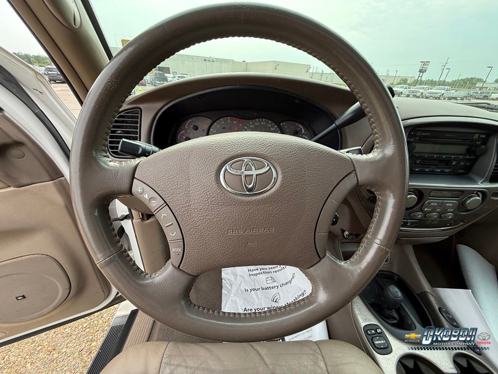 Used 2004  Toyota Limited image 8
