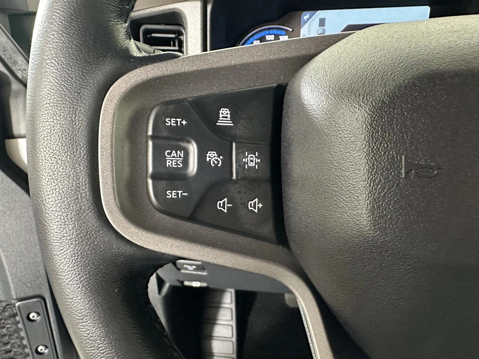 Used 2024 Iconic Silver Ford Wildtrak image 30