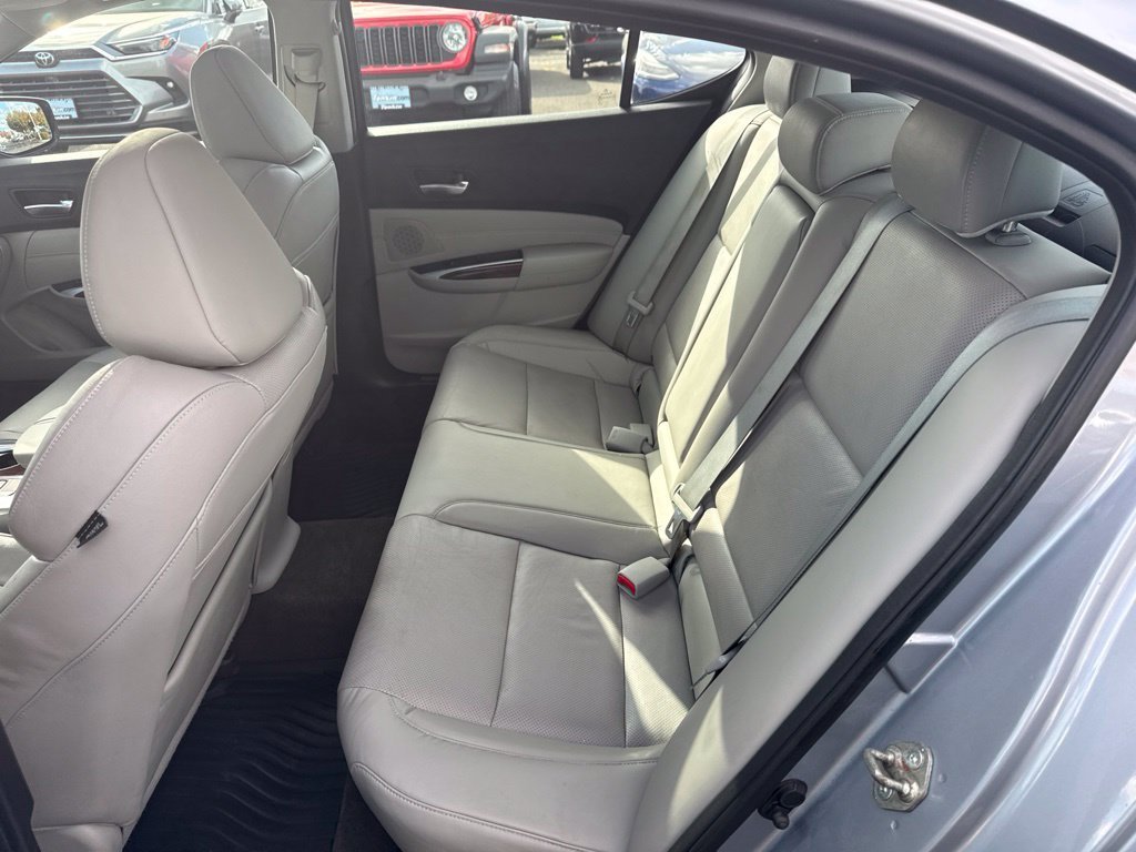 Used 2015 Silver Acura V6 Tech image 7