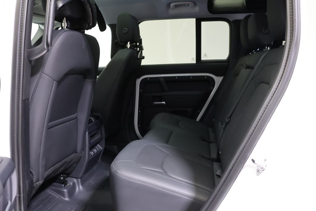 Used 2026 Fuji White Land Rover S image 35