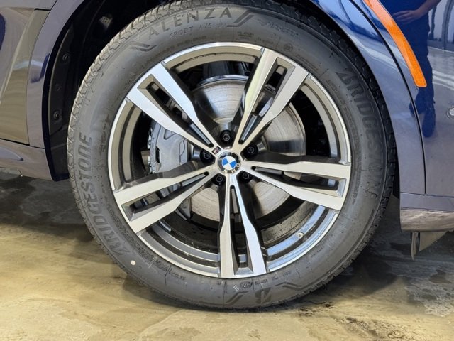 Used 2026 Tanzanite Blue II Metallic BMW xDrive40i image 7