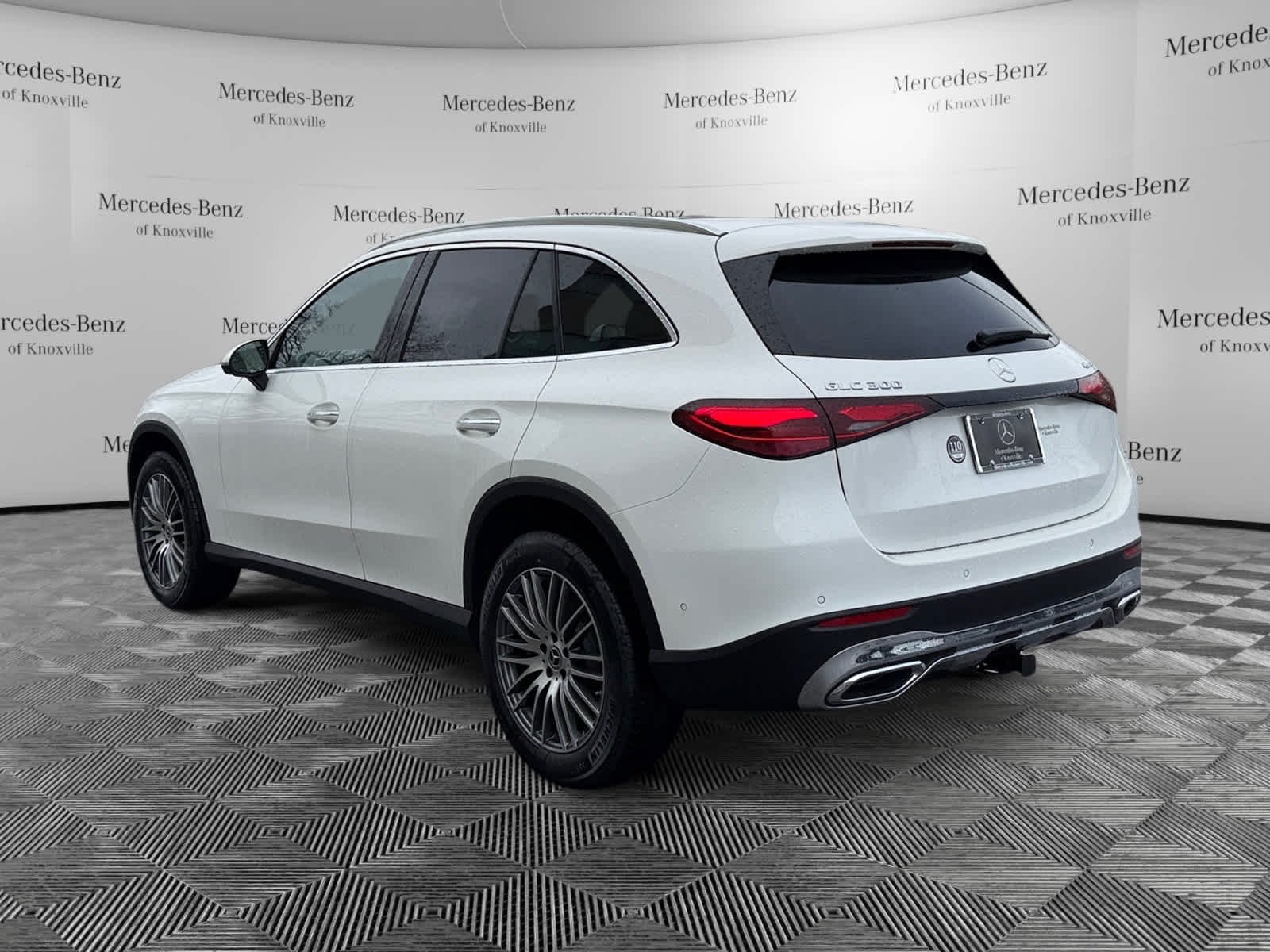 Used 2026 Polar White Mercedes-Benz GLC 300 image 3