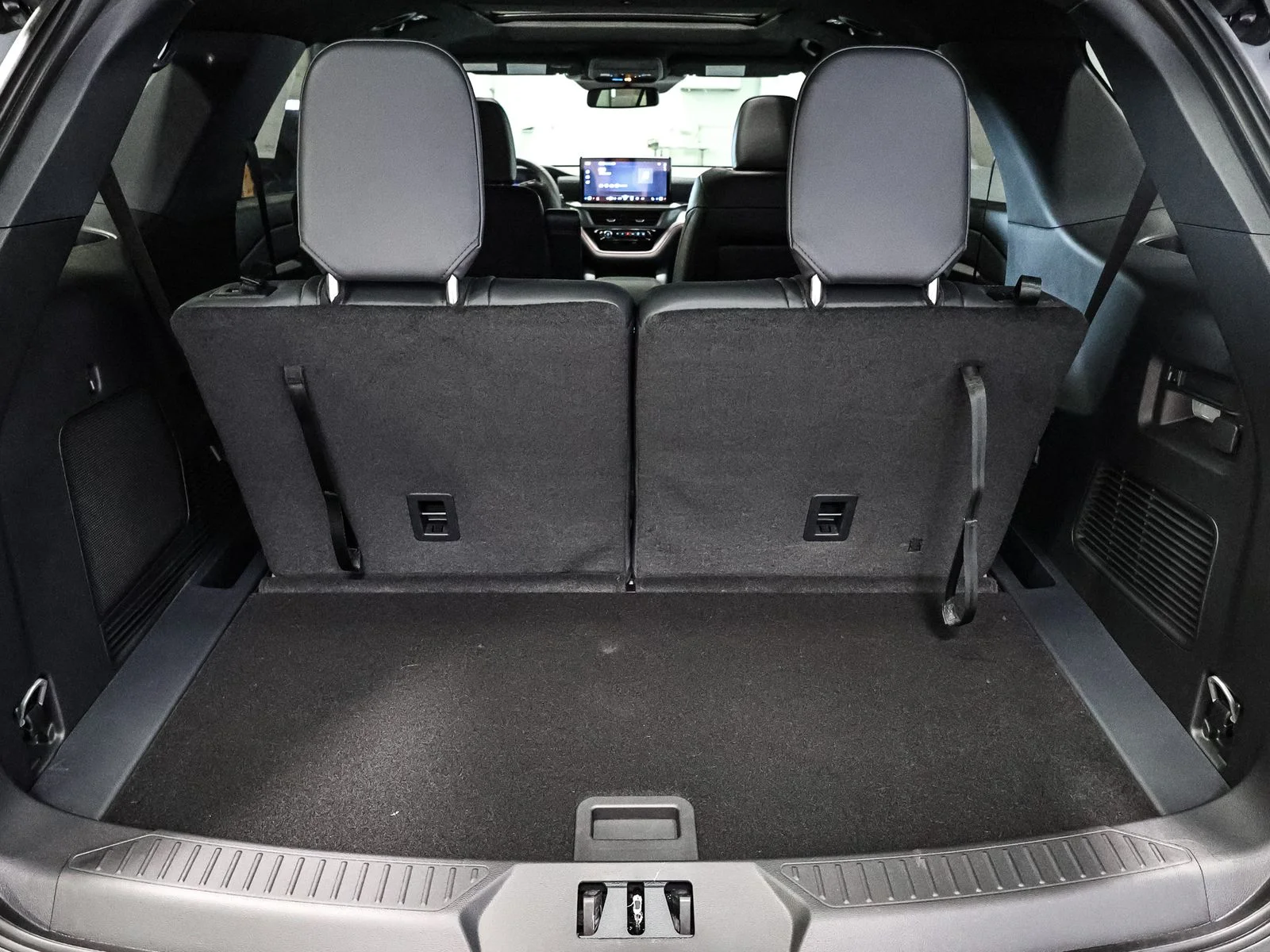 2026 Ford Explorer ST-Line - Photo 17