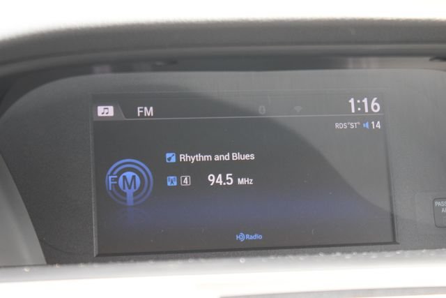 Used 2017 White Honda Touring image 6
