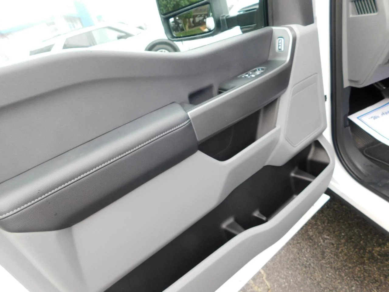 New 2026 Oxford White Ford F-350® XLT image 19