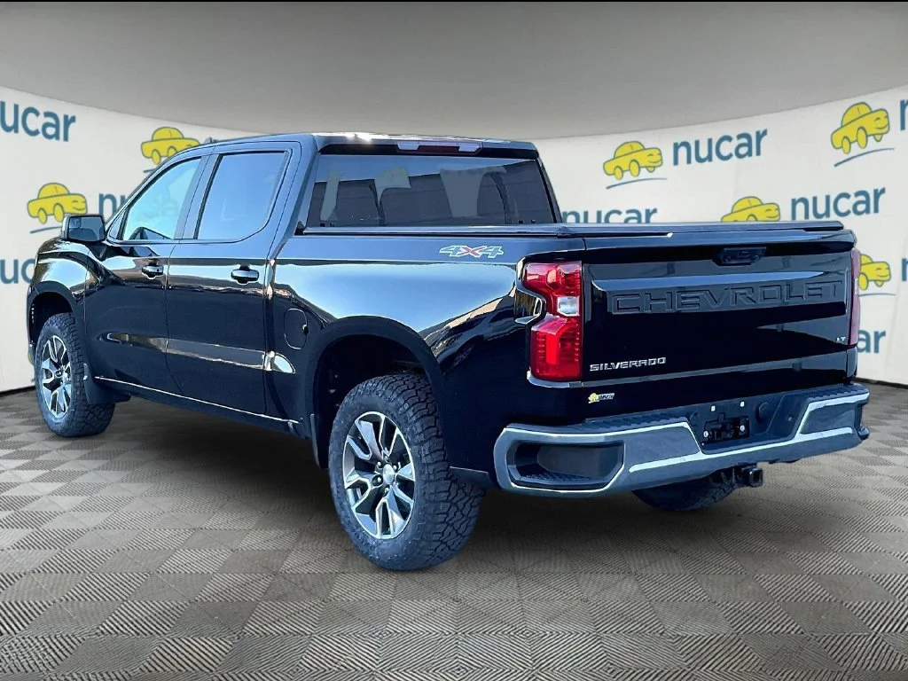 Used 2023 Black Chevrolet CrewCab 4x4 image 4