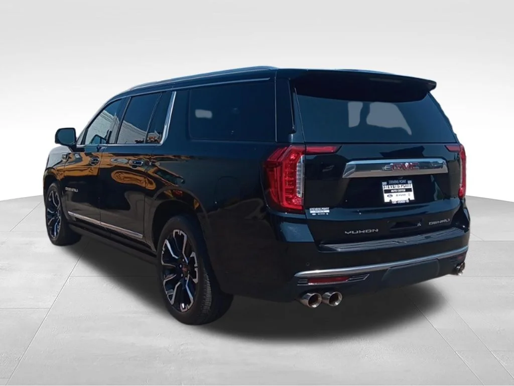 Used 2023 Onyx Black GMC Denali image 4