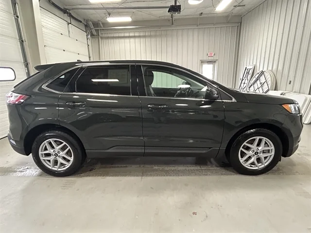 Used 2024 Green FORD SEL image 4