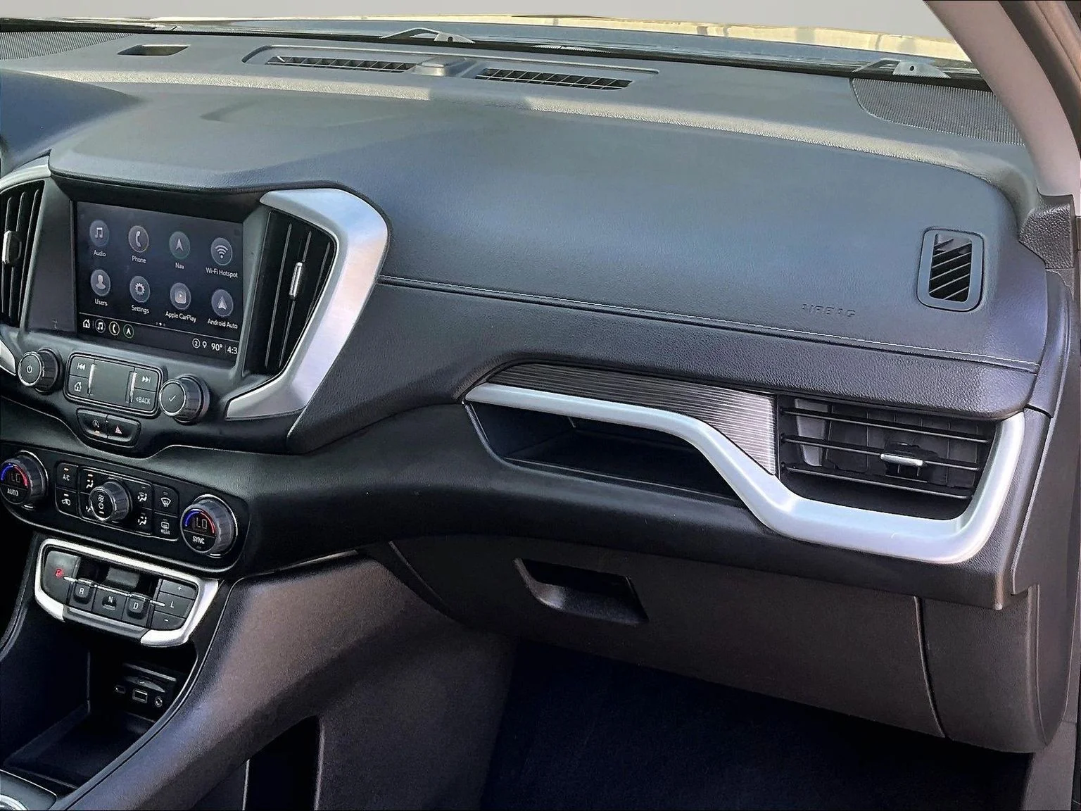 Used 2022 Black GMC SLE image 17