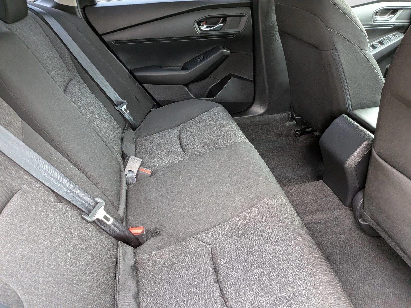 Used 2024 Platinum White Pearl Honda EX image 19