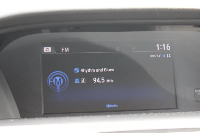 Used 2017 White Honda Touring image 6