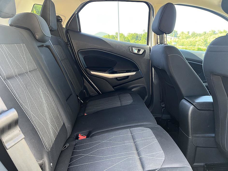 Used 2019 Silver Metallic Ford SE image 20