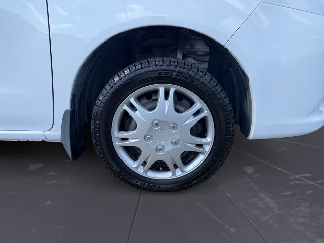 Used 2020 White Nissan SV image 35