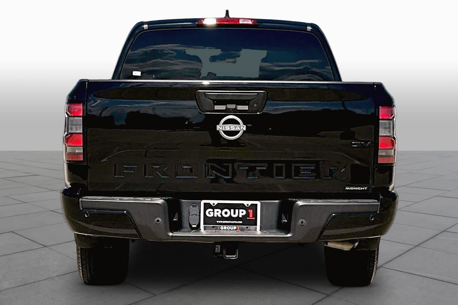 Used 2023 Super Black Nissan SV image 4