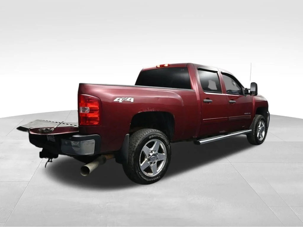 Used 2013 Red Chevrolet LT image 5