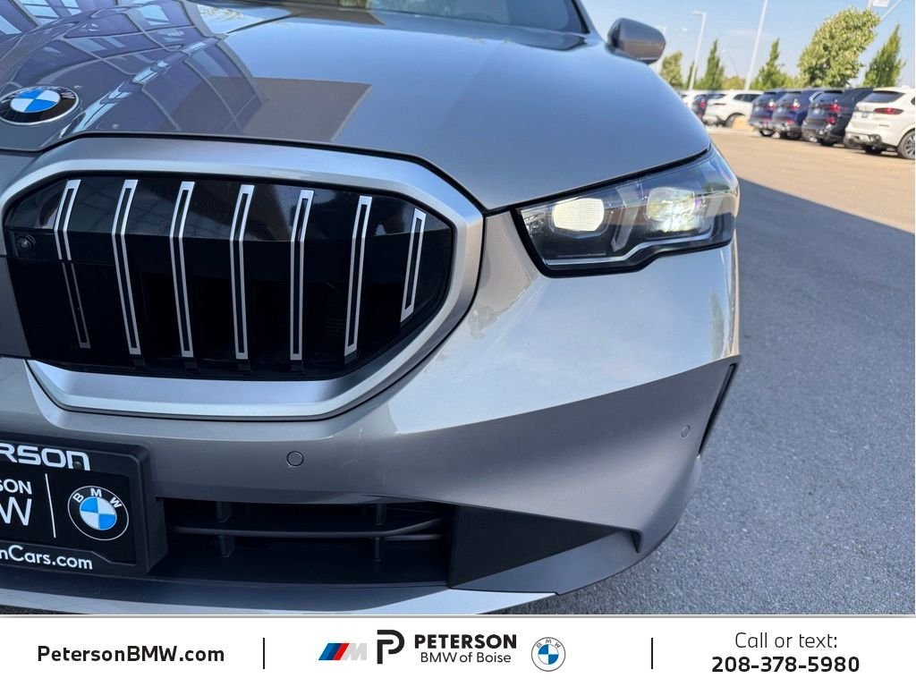 Used 2024 Oxide Grey Met BMW 530i image 39