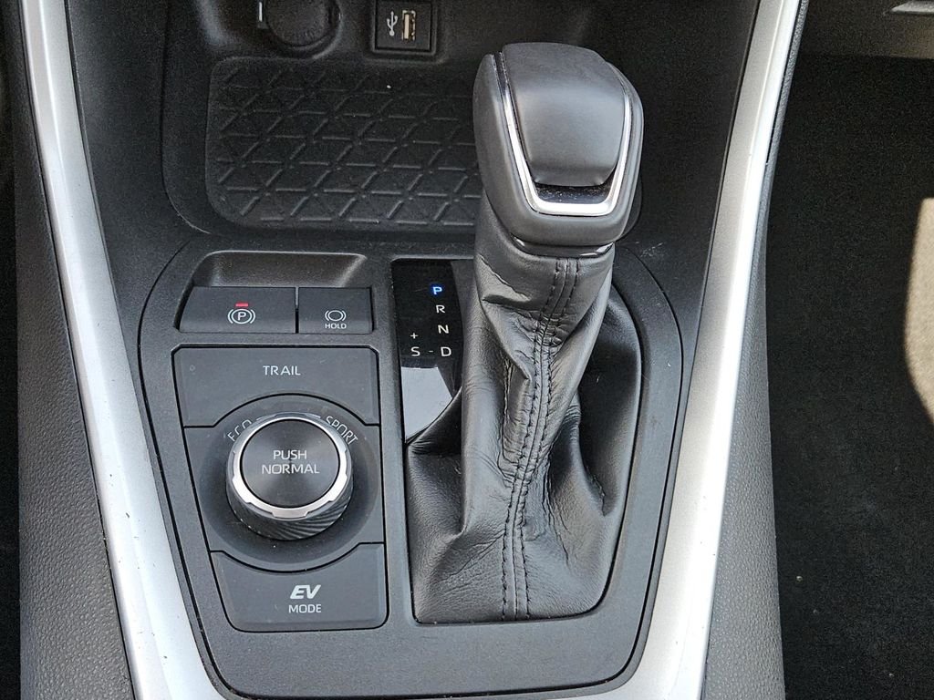 Used 2023 Silver Toyota XLE Premium image 28