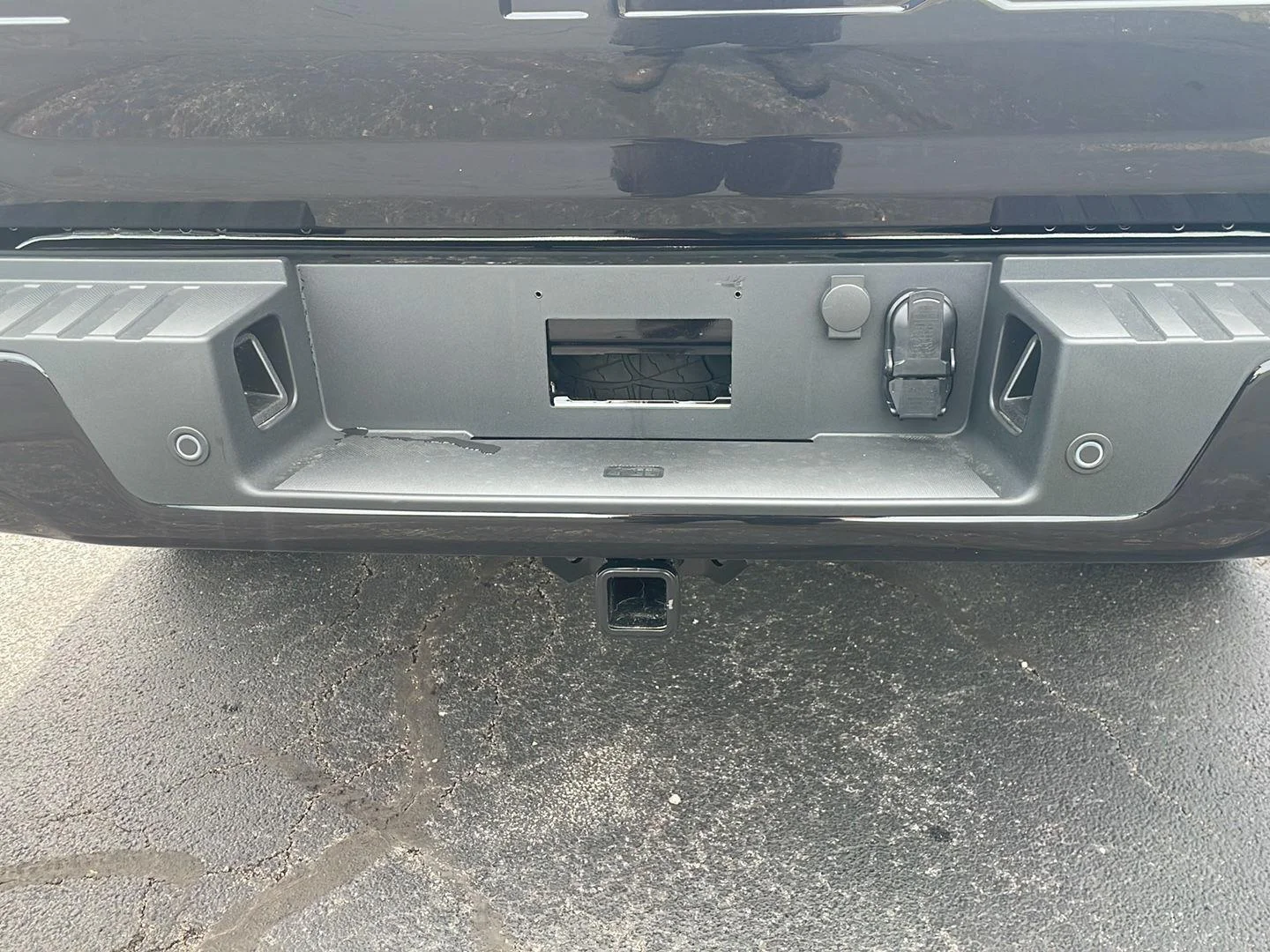 New 2026 Agate Black Metallic Ford XLT image 5