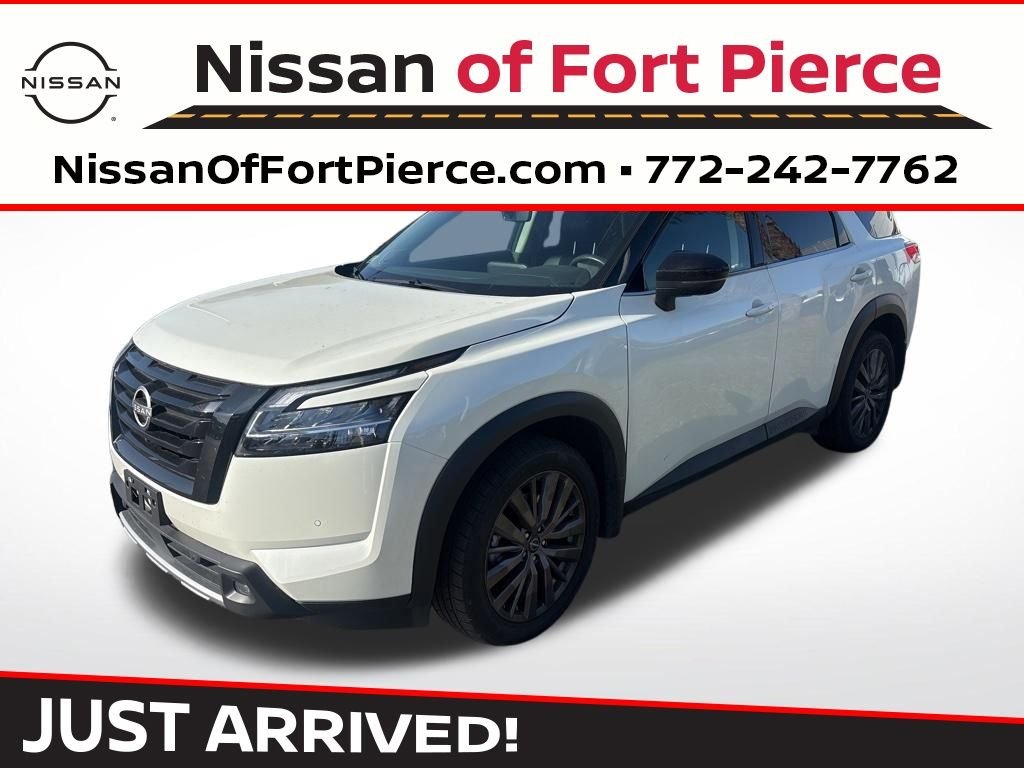 2023 Nissan Pathfinder SL