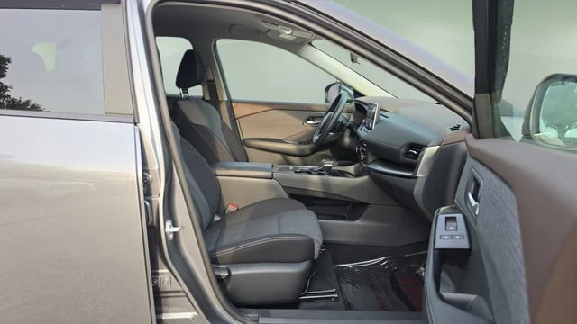 Used 2023 Gun Metallic Nissan SV image 29