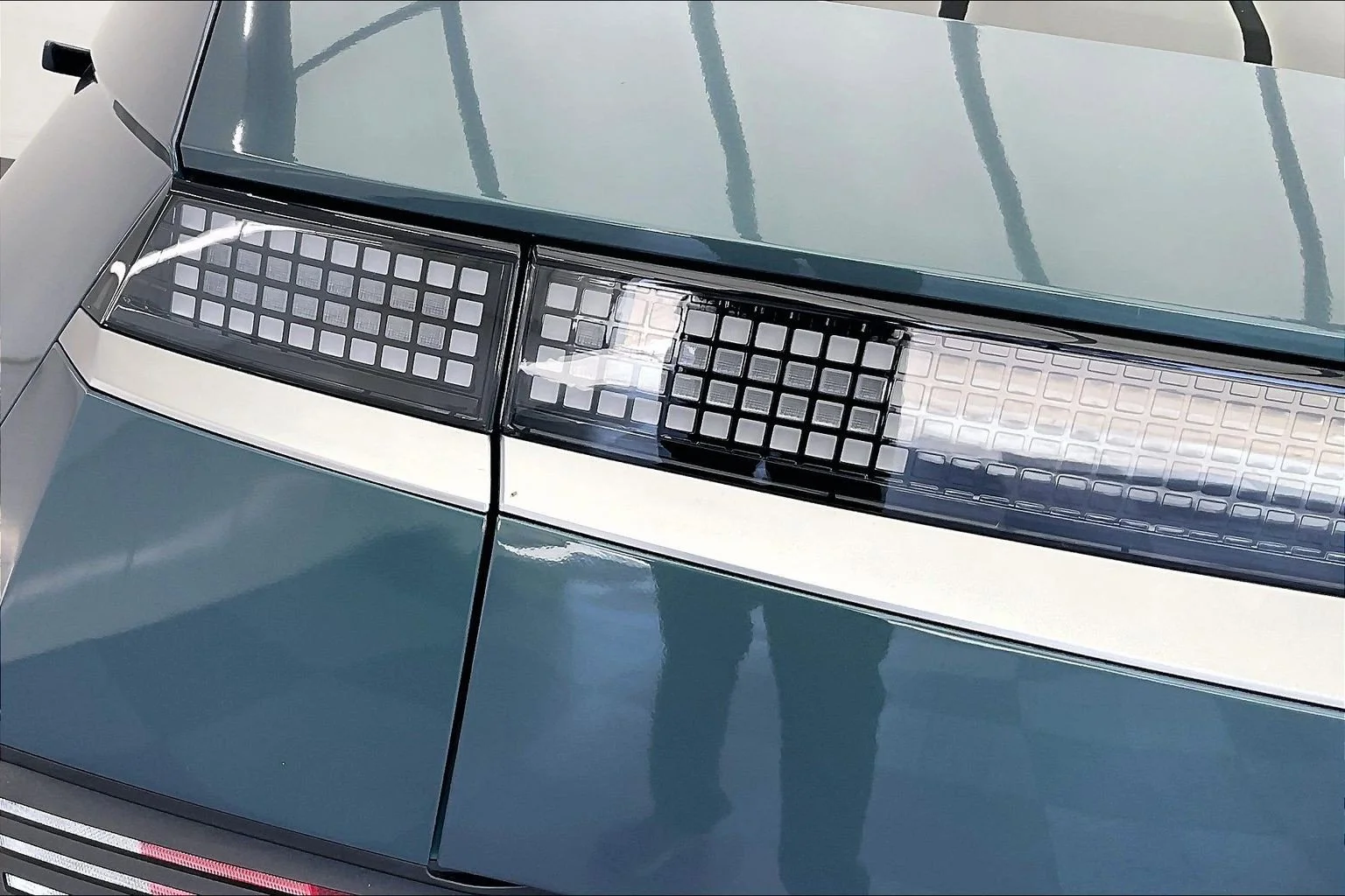 Used 2023 Digital Teal Hyundai SE image 30