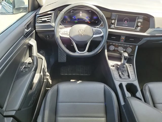 2024 Volkswagen Jetta SE - Photo 14