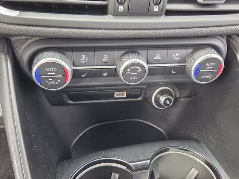 Used 2023 Alfa White Alfa Romeo Sprint image 21